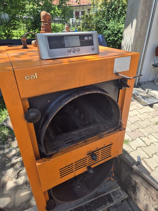 Vând centrala cu gazeificare  pe lemne .Centrala este  revizuita și pr