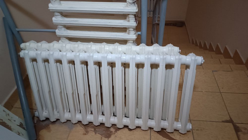 Продаем чугунные батареи 
Заберу