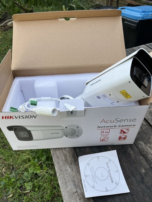 Camera Hikvision 8 MP