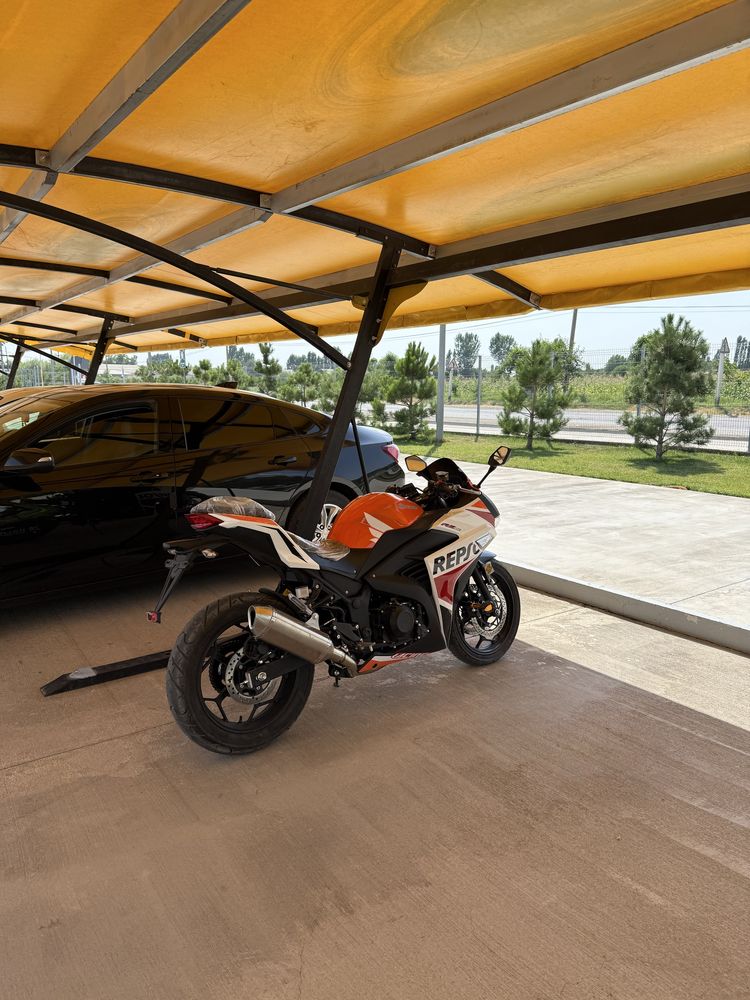Moto 400 kub yengi