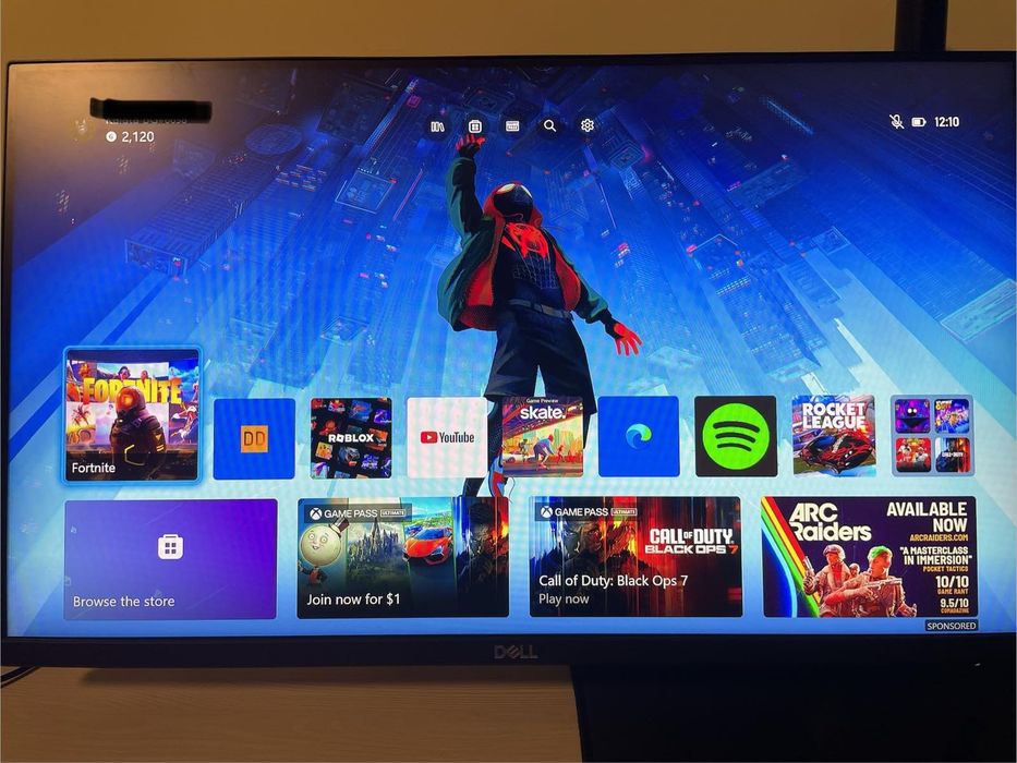 Конзола Xbox One S 1 TB +слушалки Logitech,зарядна станция и контролер