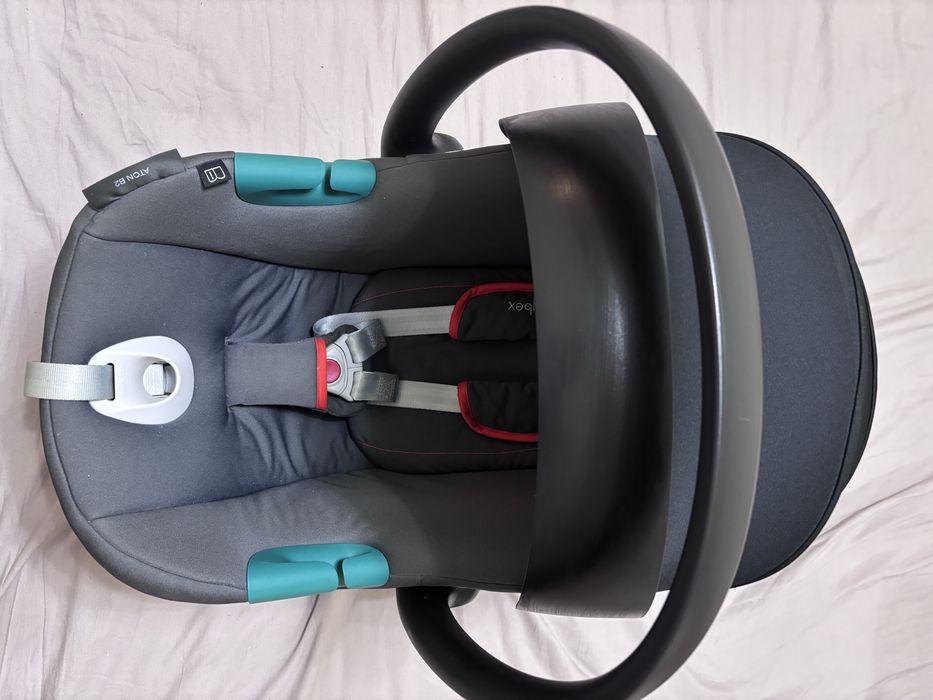 Стол/кошница за кола Cybex Aton B2 в комплект с база, адаптери и калъф