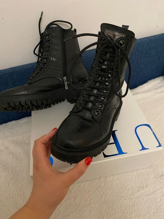 Дамски зимни обувки -боти-  guess -39 номер