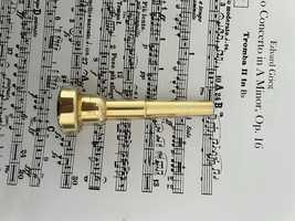 GR 67** Gold - Mustiuc trompetă