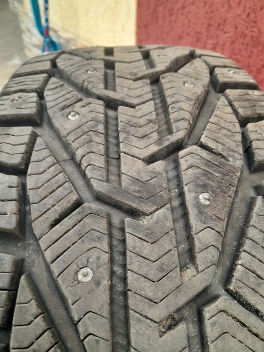 Jante Volvo,cauciucuri iarna cu cuie si jante(împreună sau separat)
