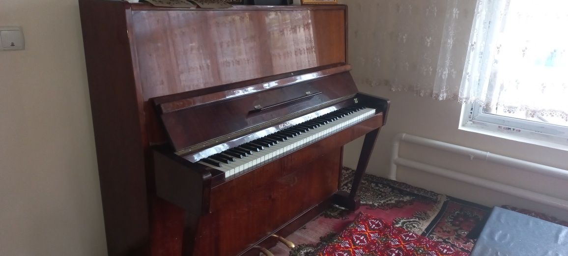 Pianino sotiladi/ продается пианино
