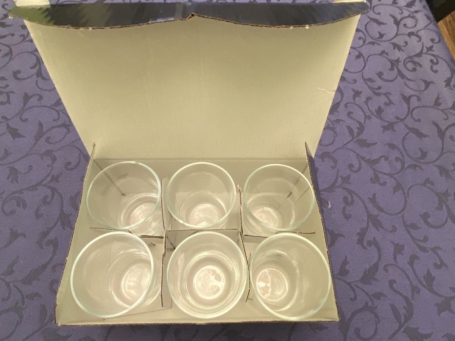 Set nou, pahare de apa