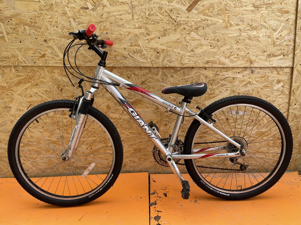 Bicicleta giant cadru aluminiu roti 26”