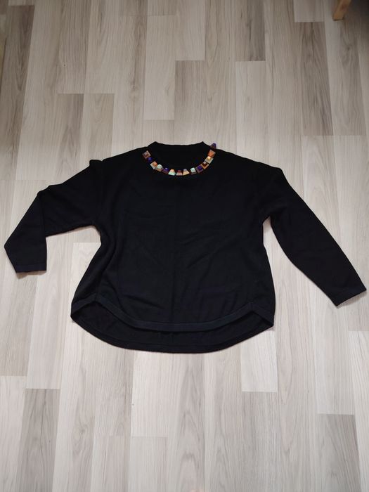 Pulover deosebit cu accesorii