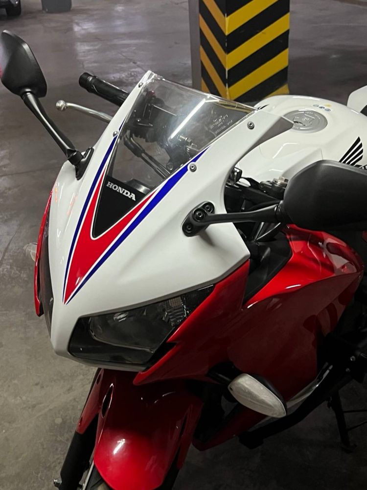 Продам мотоцикл honda cbr300r