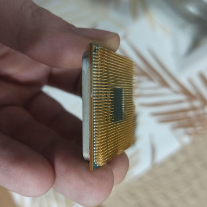 Процесор AMD Ryzen 5 2600 6 ядрен