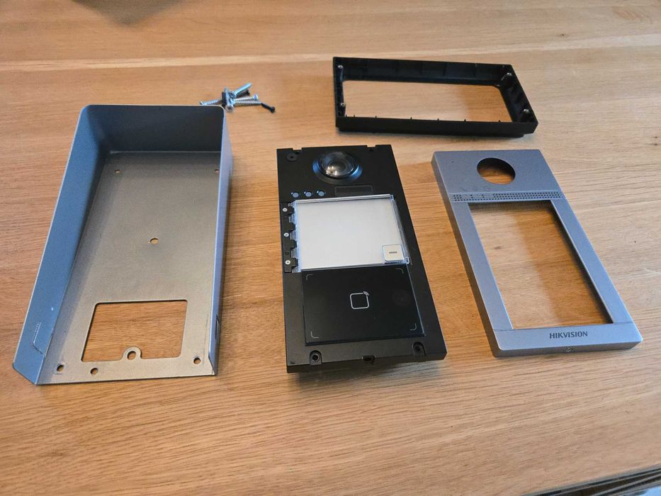 Hikvision DS-KV8113-WME1(B) • 2MP, Wi-Fi, PoE/12V, IP65/IK08