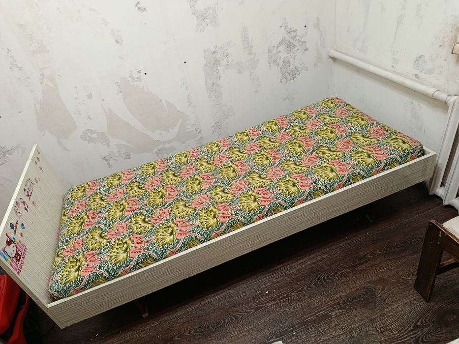 Срочно Продаю кровать односпальная