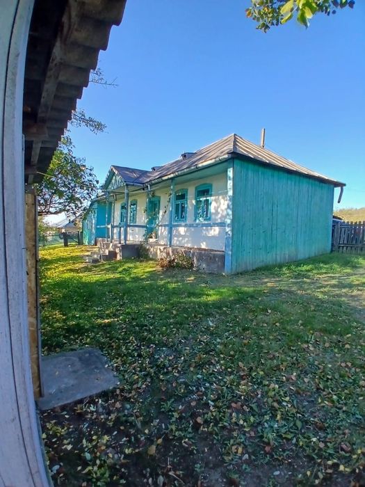 Vând casă bătrânească locuibilă