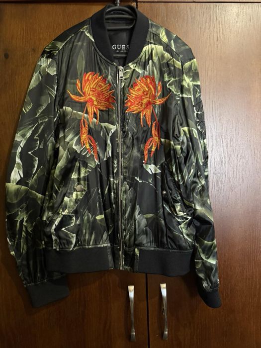 Дамско яке Guess