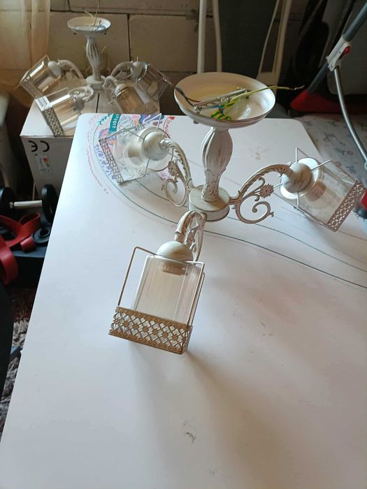 Lustre vintage (se pot vinde separat)