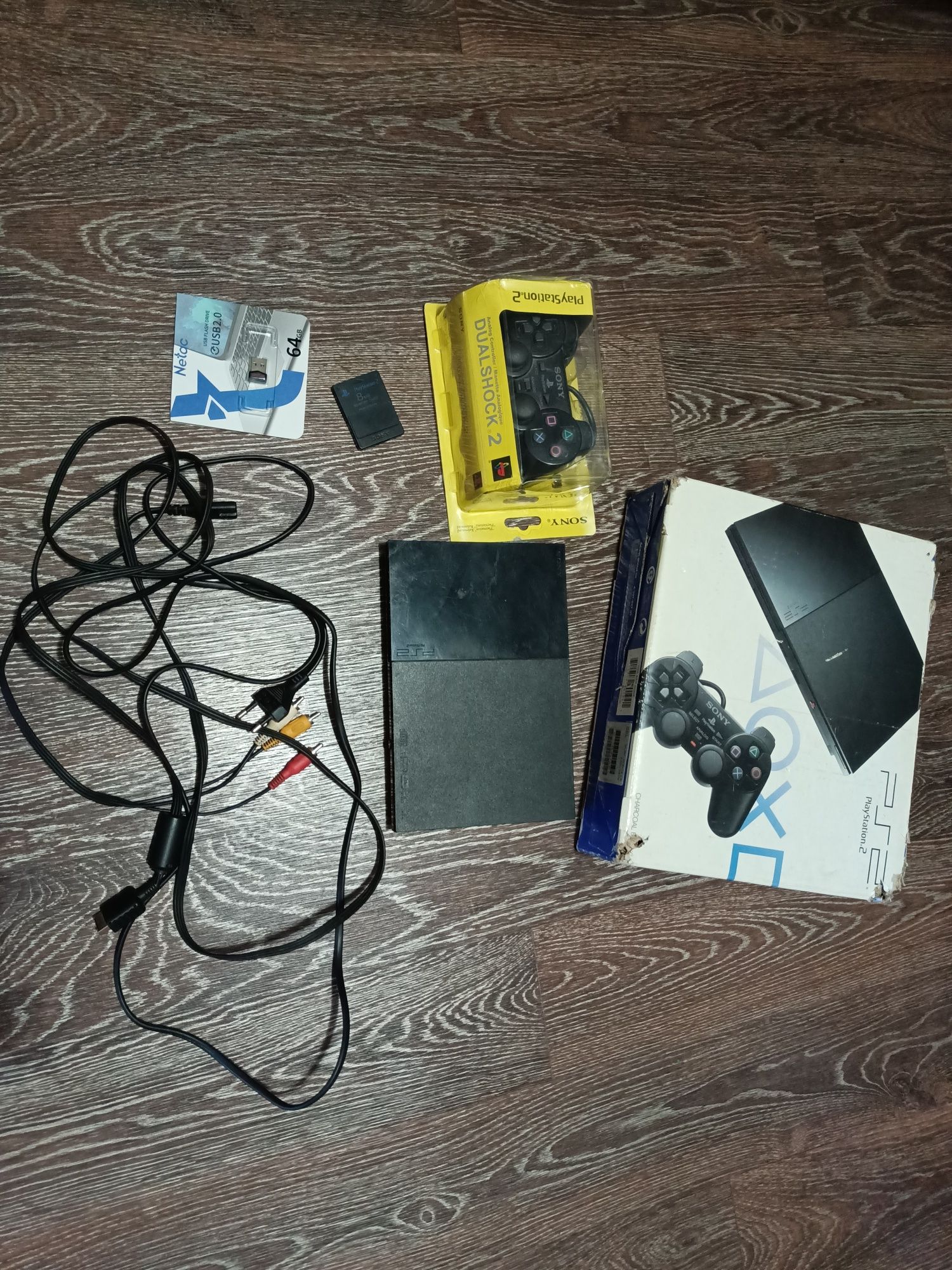 Продам Playstation 2 в хорошем состоянии