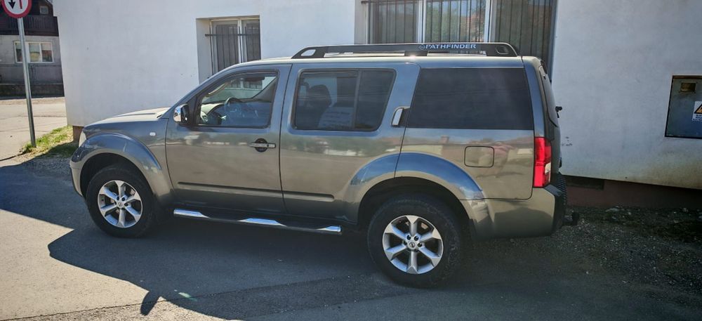 Nissan pathfinder
