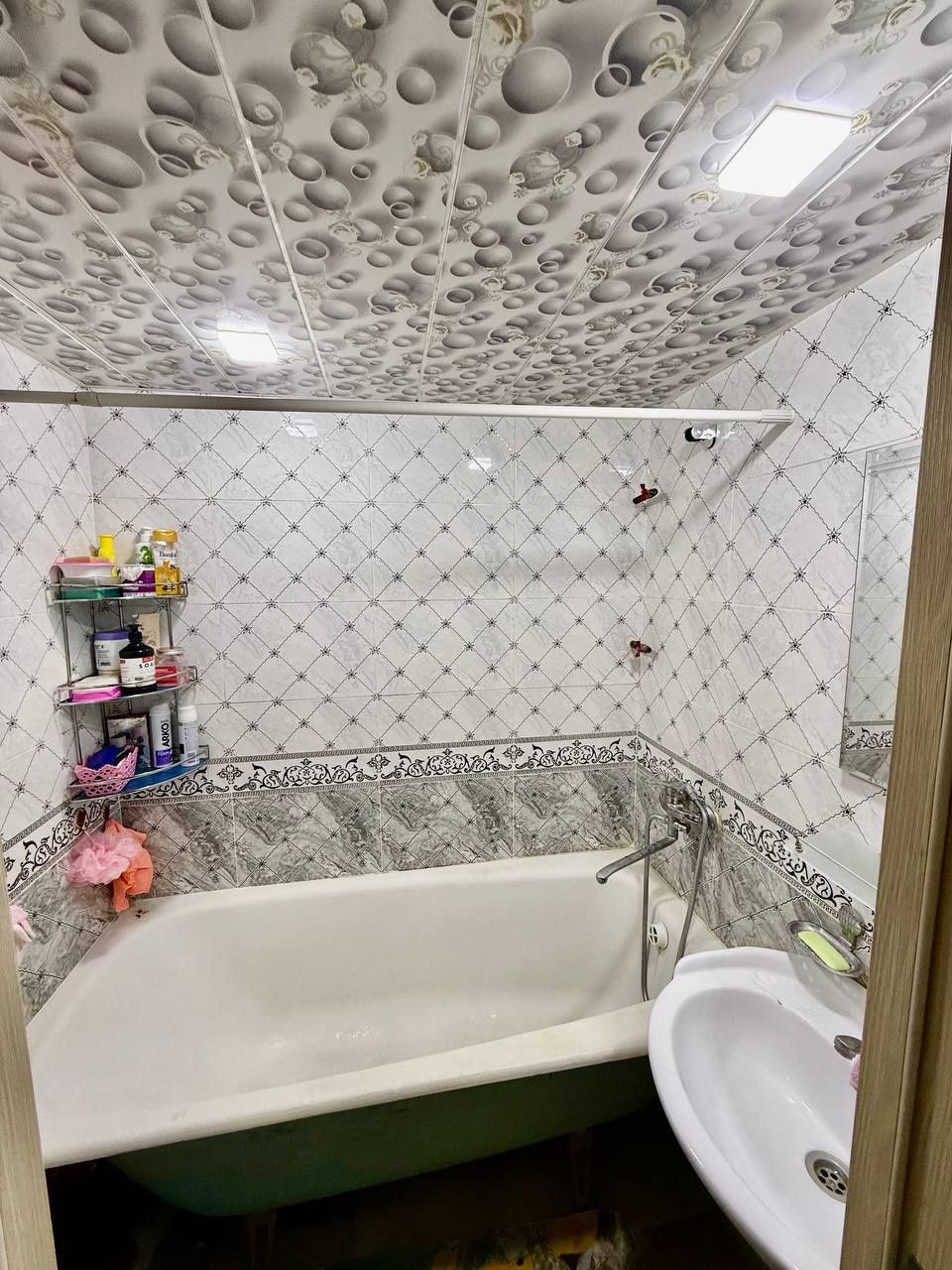 Продаётся уютная квартира в Яксарае!
