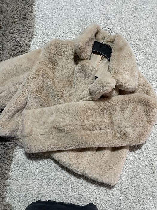 НОВО Пухкаво Бежово Яке