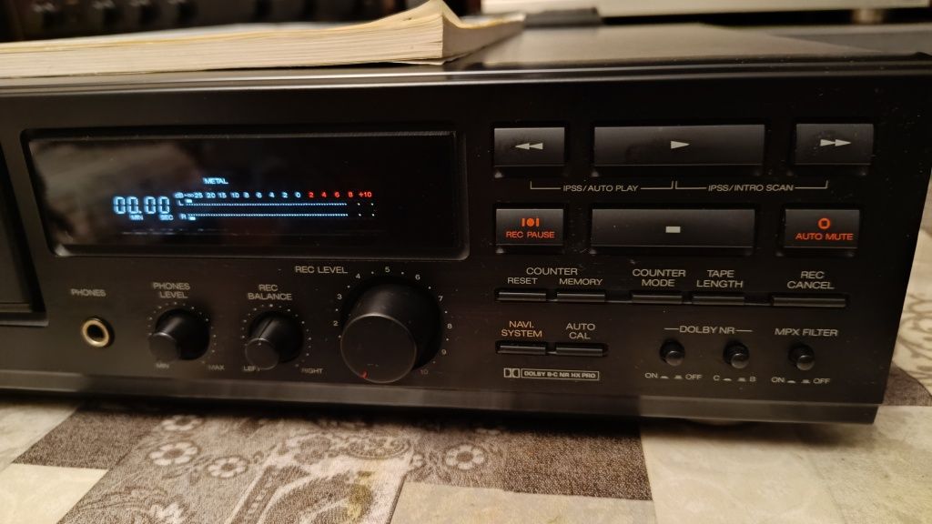 Касетник Акай DX-49.