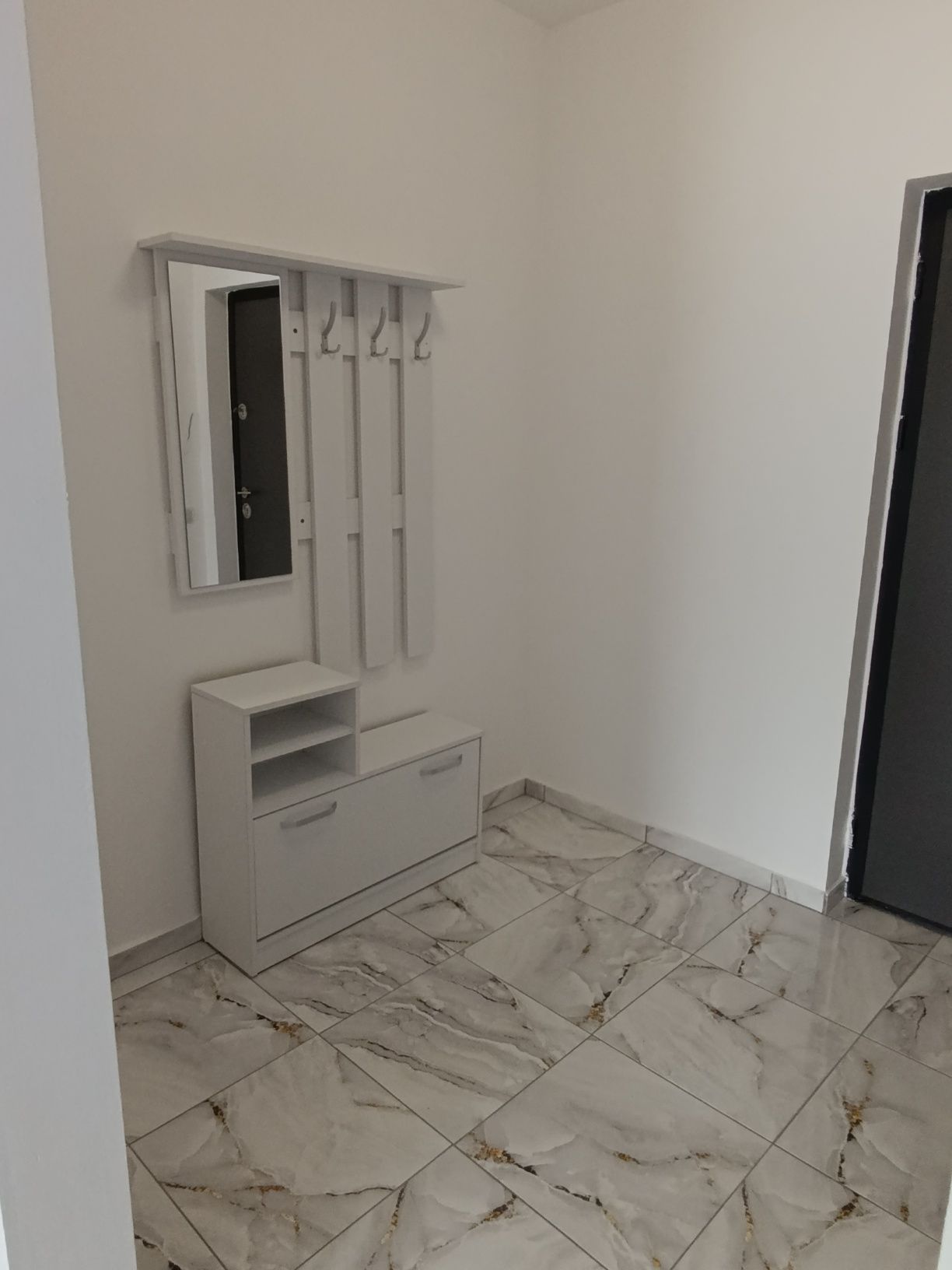 Vand apartament 1 camera + balcon, etaj intermediar 1 din 3