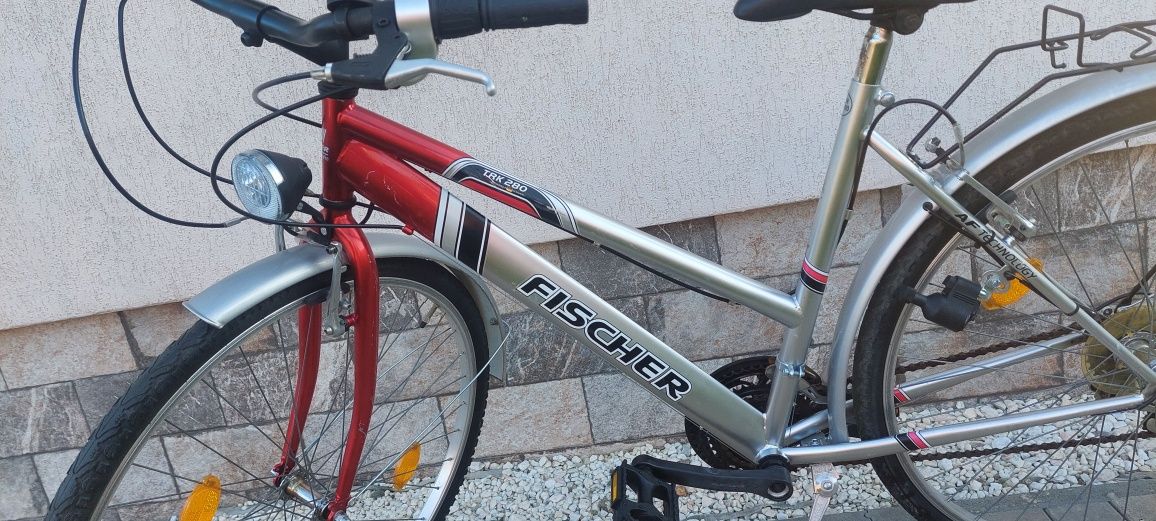 Vând Bicicleta Treking Roti 28 de oras Fischer Cadru Aluminiu