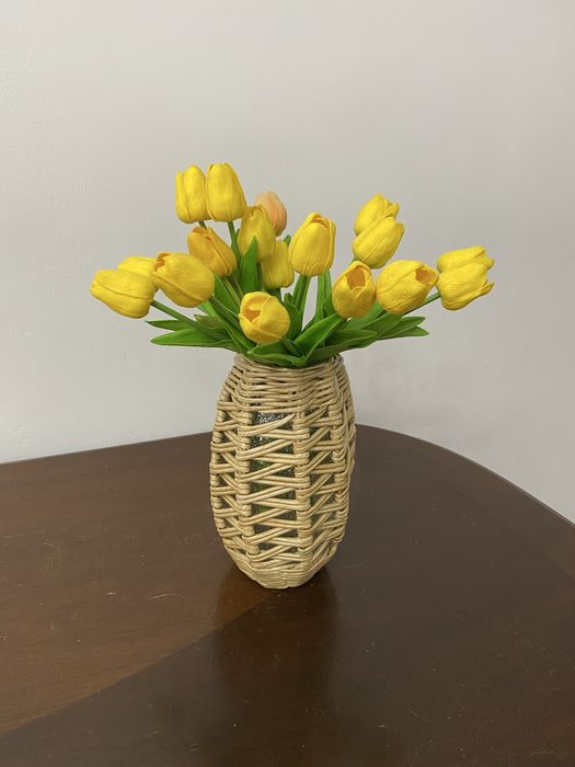 Ваза для цветов плетеная