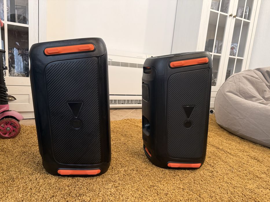 2 бр Partybox 110 + стойки JBL