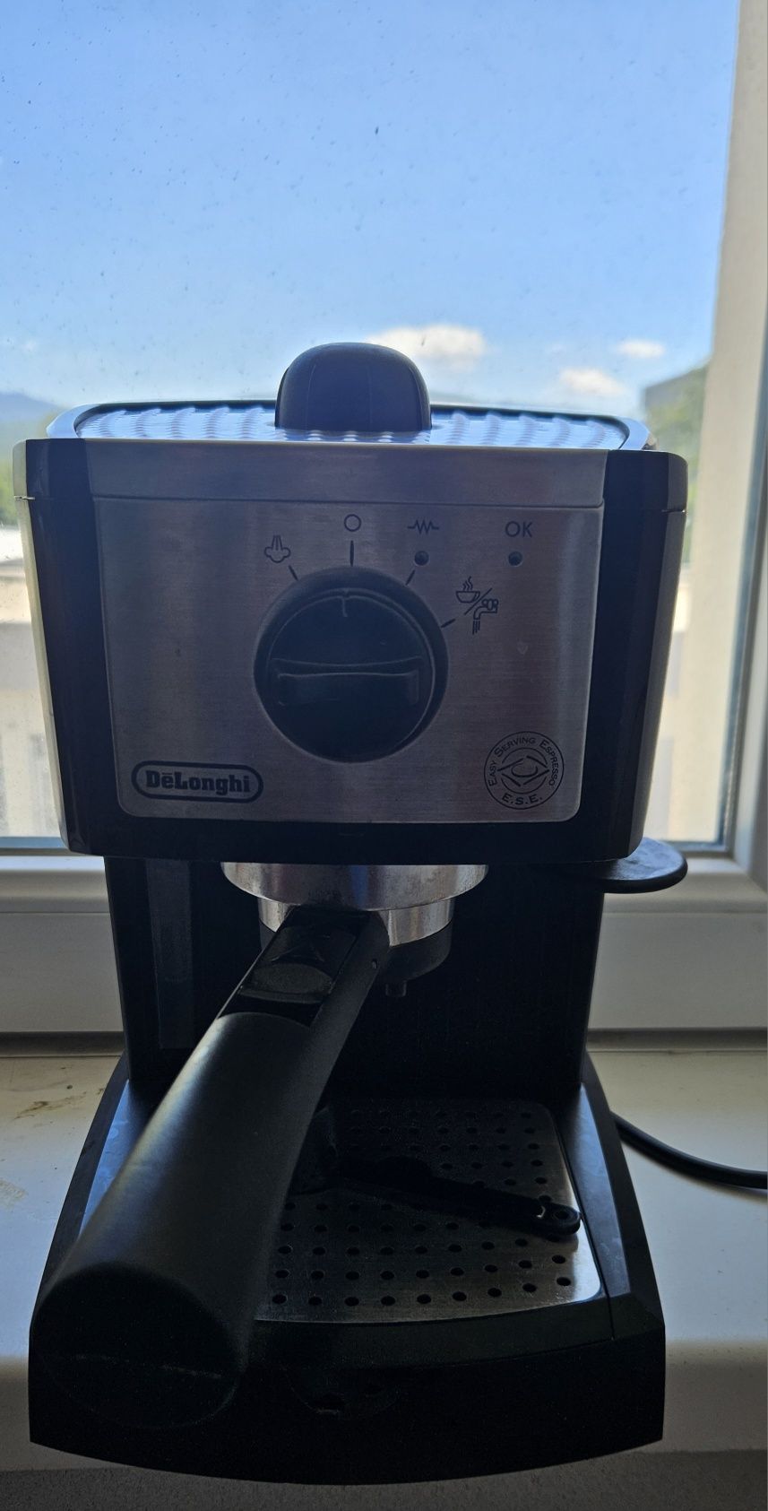 Продавам кафемашина delonghi Делонги
