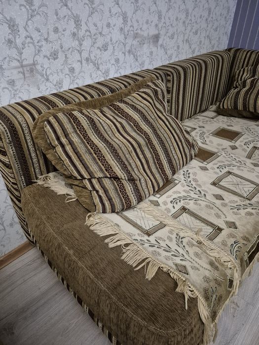 Уголок из мягкой мебели.