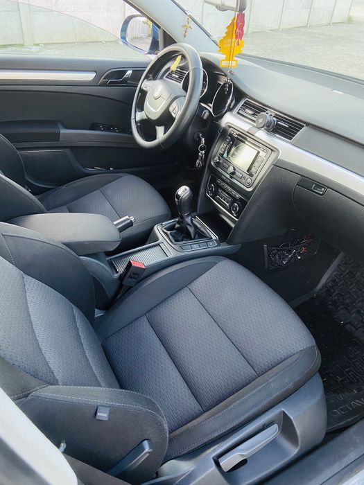 Skoda Superb  2.0