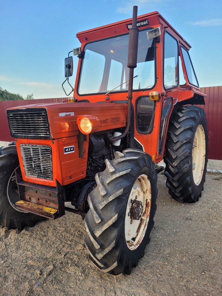 Tractor universal 550 4x4 esport