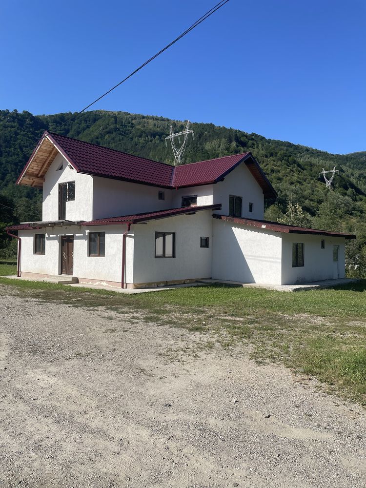 Vand casa( pensiune) Sat.Rusesti, Loc.Marisel