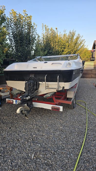 Barca Bayliner capri 1750 Ls ACCEPT VARIANTE CU AUTO
