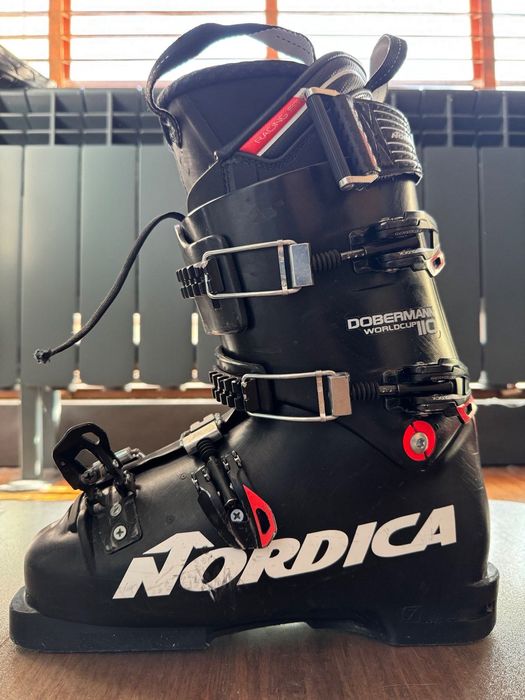 Ски обувки състезателни