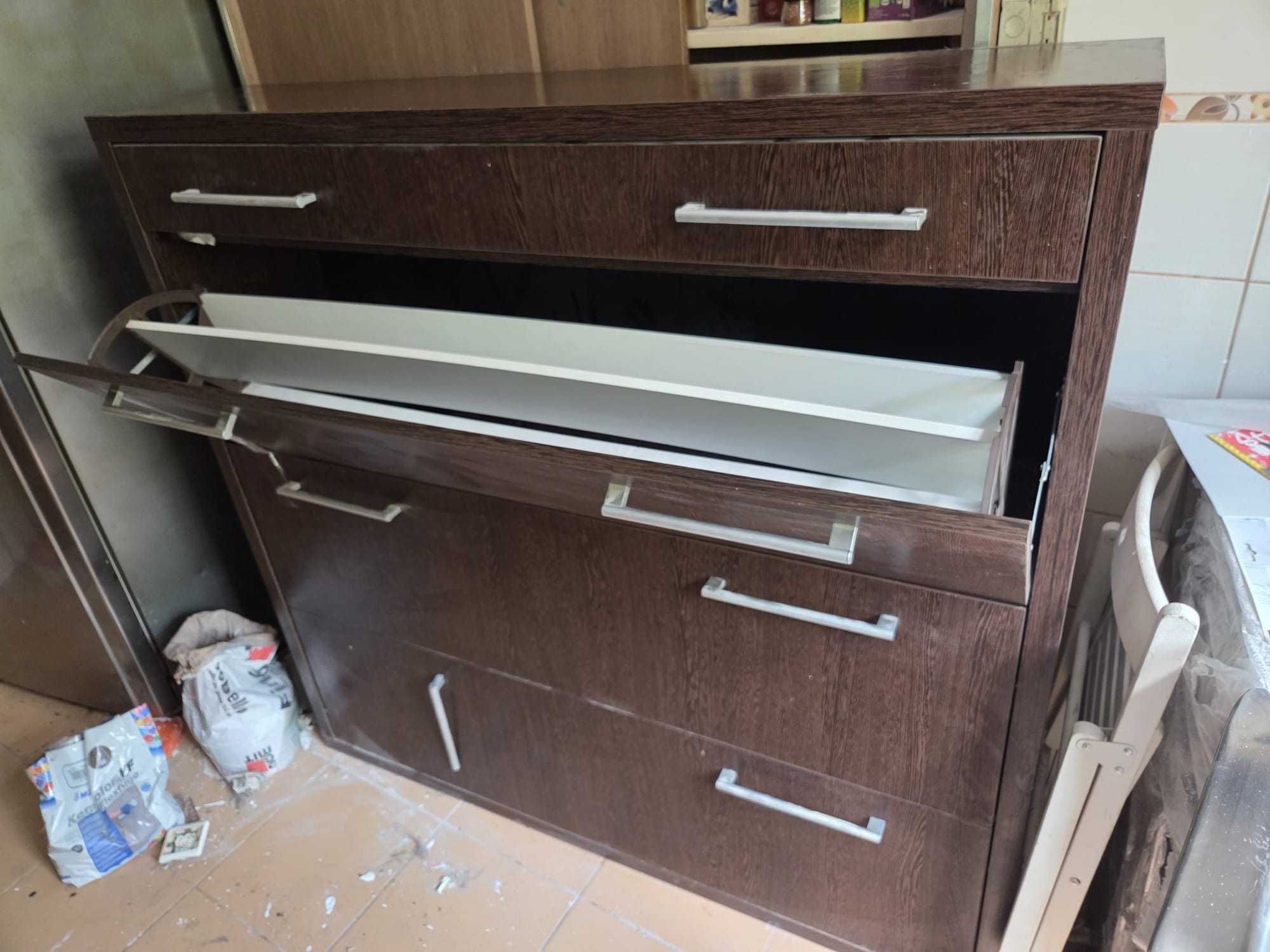 Donăm mobilier si congelator