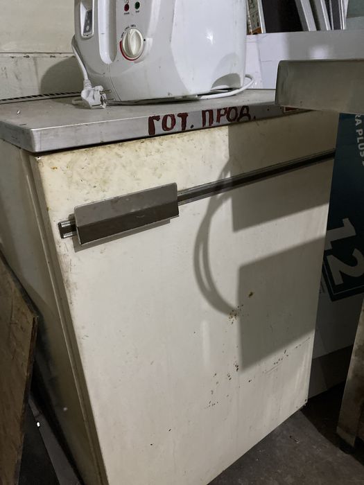 Морозильный шкаф «Бирюса»