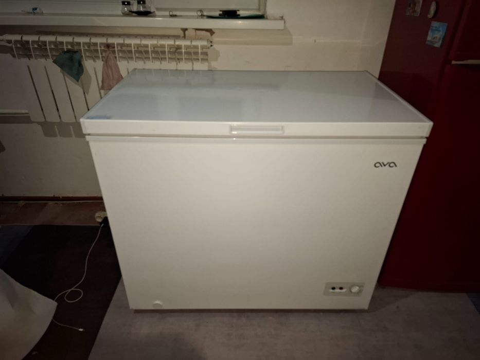 Продам морозильник