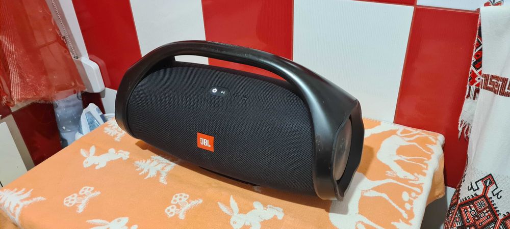 JBL BOOMBOX = 1000 lei