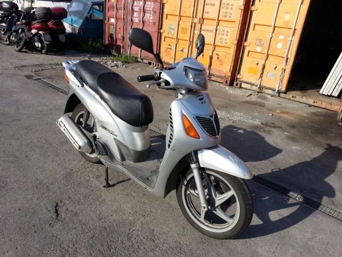 Мотоциклет,скутерХонда ЕС ХАШ50,125,150,200(Honda SH )- на части