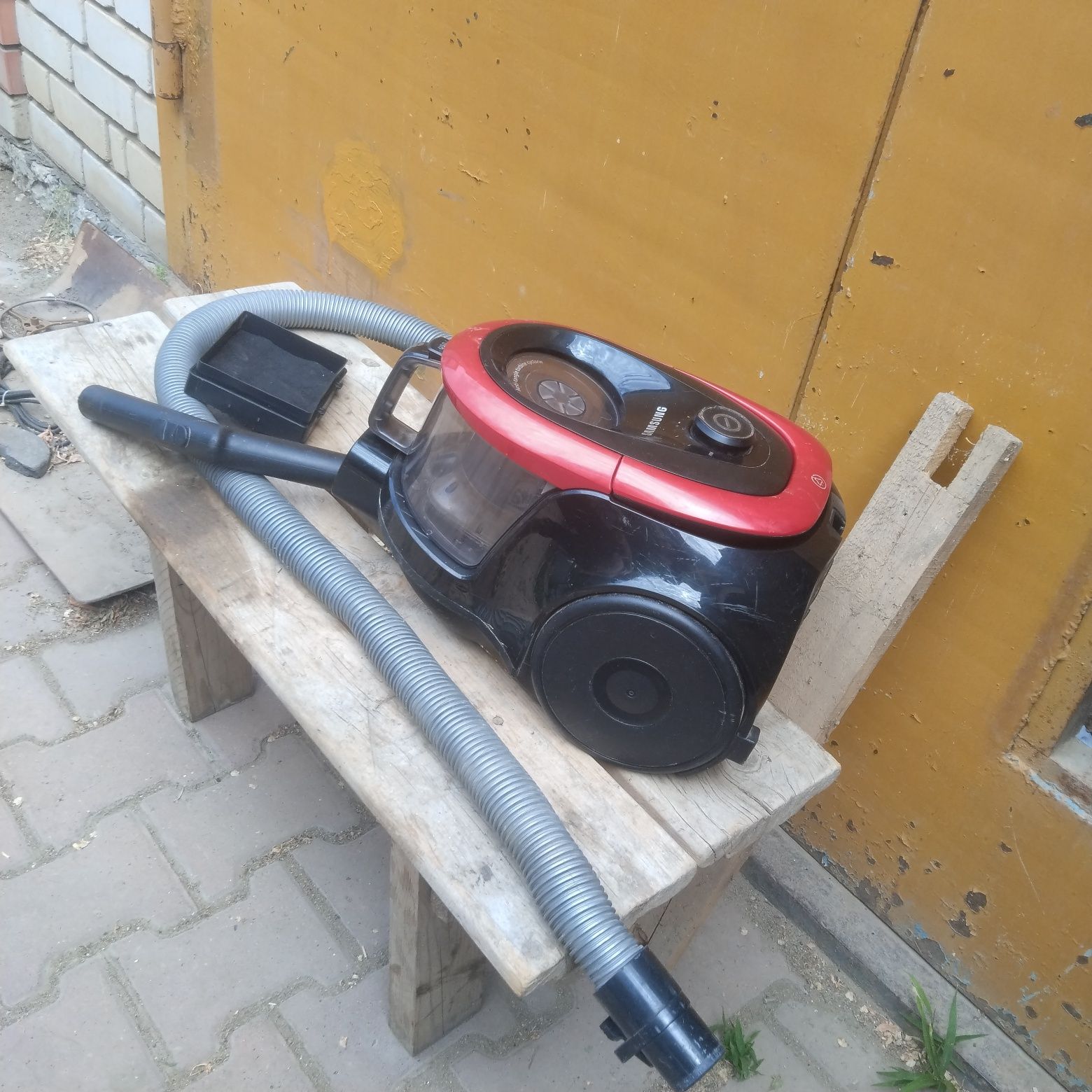 Продам мощный пылесос
