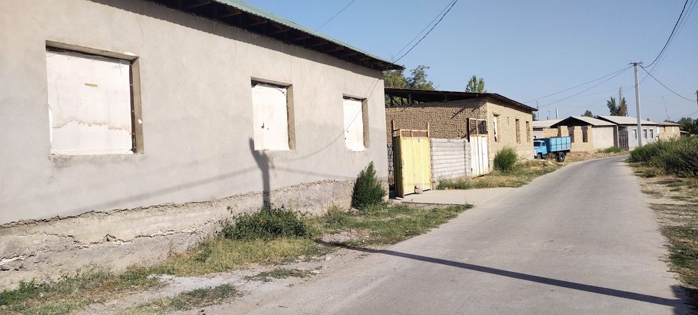 Uy sotiladi srochna Toshkent viloyati Yuqori chirchiq tumani Jumabozor