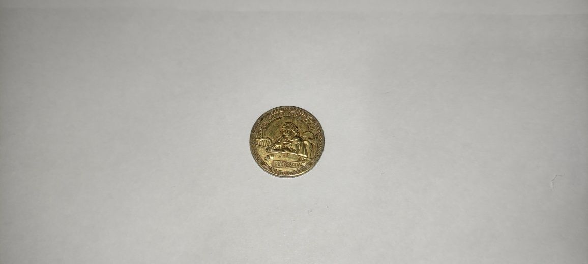 Монета Третьяковской галереи "Девочка с персиками"