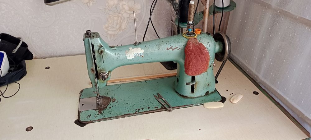 продаю промышленную щвейную машину в отличном рабочем состоянии