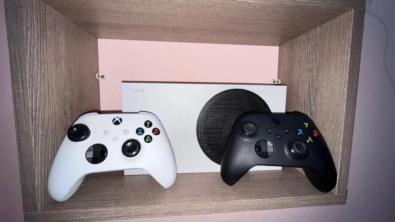 Продам Xbox Series S