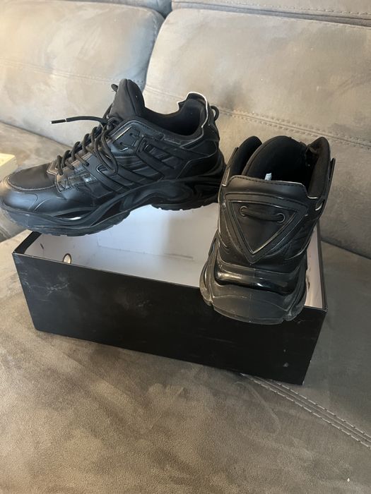 Sneakers Guess.