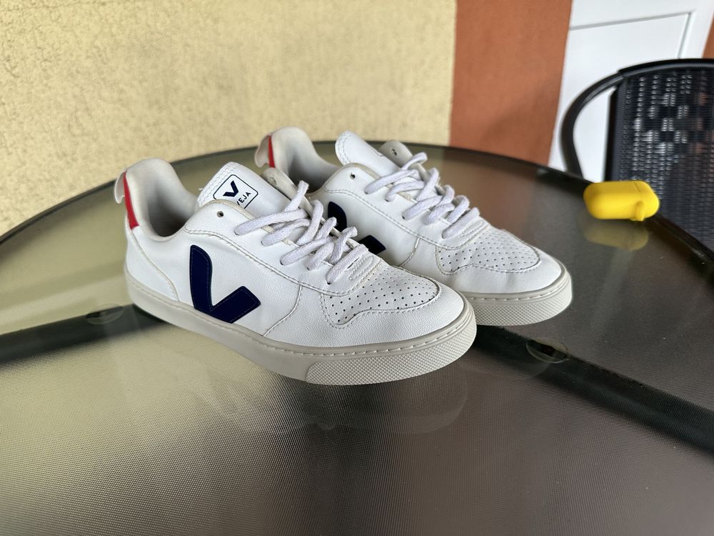 Veja white cobalt pekin 35.5