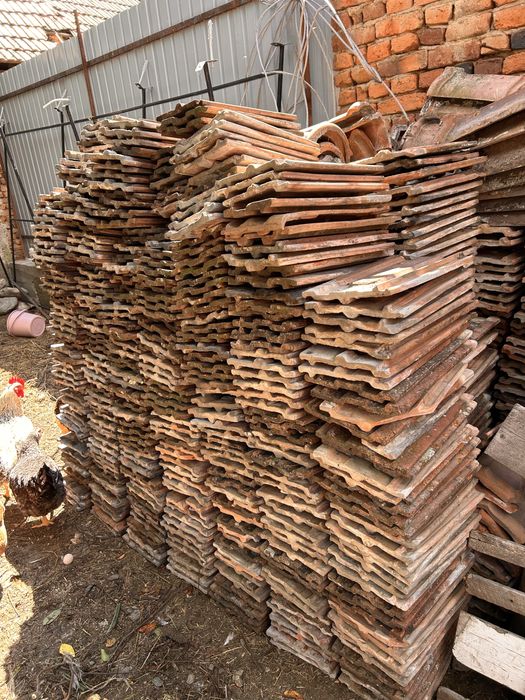 Vand tigla ceramica in jur la 4000 de bucati