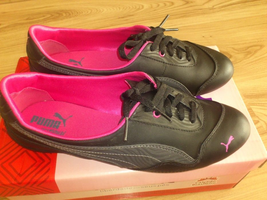 Дамски спортни обувки Пума